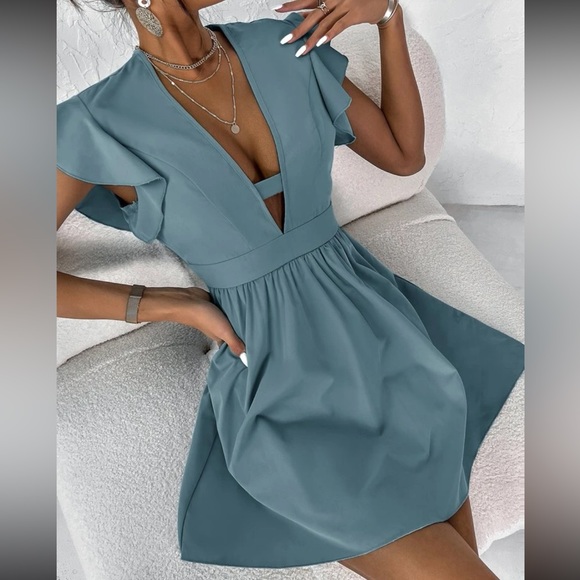 NWOT, Shein, Size L, Plunging Neck Flutter Sleeve Dress in Cadet Blue - Picture 5 of 7